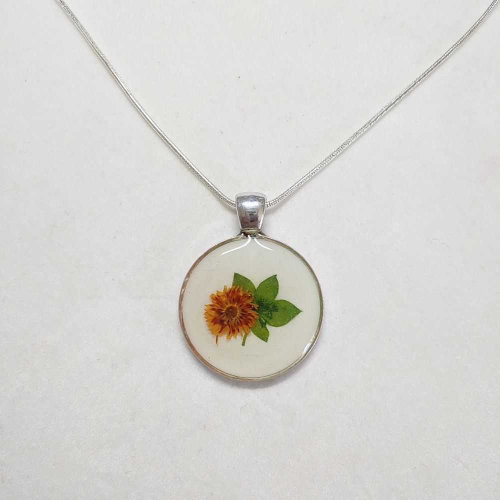 Necklace Round w/ Orange Dried Flower